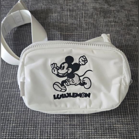lululemon athletica Disney Belt Bag SOLD OUT - Picture 1 of 5